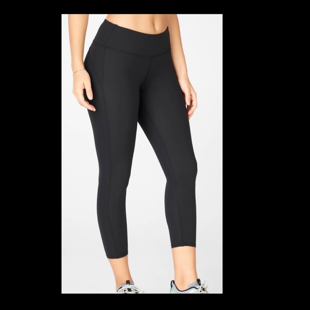 ✨2/$75 ✨ Fabletics Purelux Capri